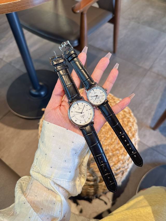 白壳 玫壳 钢带20 欧米茄 情侣对表 原装进口石英机芯 矿物质玻璃镜面 316L精钢表壳 直径男40Mm女30Mm 厚8Mm如果今天的阳光停止了它耀眼的光芒。