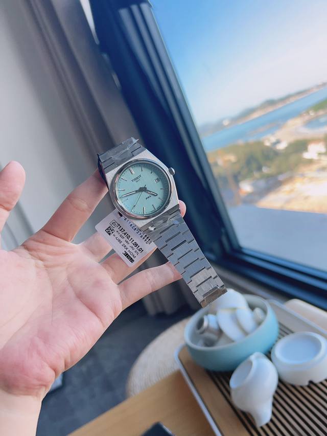 调价 金+30 独家原单到货原单品质三码合一～非市场普通品质认准细节三码合一开关生耳 最新款，T137 最新款。 秉持创新源于传统的品牌理念，天梭表推出一款配备