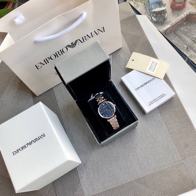 Armani 阿玛尼女表。小仙女必备！型号ar 92、表盘32Mm 完美尺寸！作为最受欢迎的款式之一，就一定会有各种层出不穷的版本。请认准独家品质 区分市场便宜