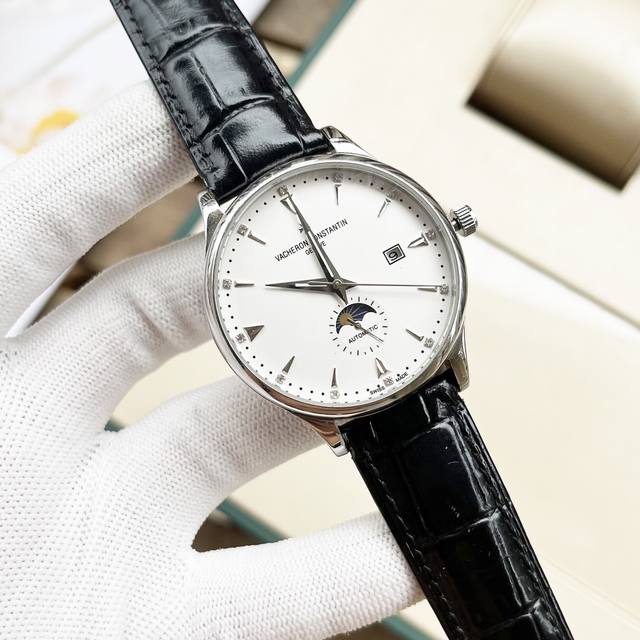 金 钢带+20。江诗丹顿精品男士腕表，全新多功能设计，尊贵大气，绅士风范，卓越品质，热卖全城。采用进口西铁城机芯，顶级316精钢表壳，进口小牛皮表带，矿物质超强