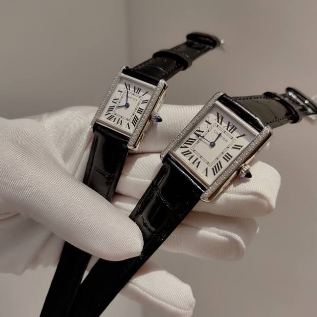 白光 白钻 卡地亚坦克tant Must！美洲密河鳄鱼皮高定版 六色可选2021年卡地亚全新推出的tankmust腕表。It Must Be A Tank在所有