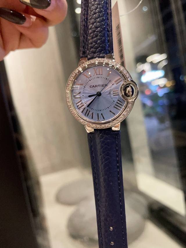 FFF金 钻30 卡地亚 33mm 瑞机 鱼眼玻璃 匠心之作卡地亚蓝气球，精致33mm石英腕表，传统三针设计 星空运转 时间流淌 特殊工艺镶钻，个性 完美 搭配
