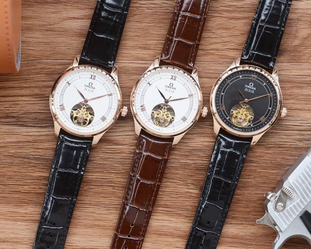 FFF玫 男人挚爱 大飞轮腕表 最新 ：欧米加最佳设计独家首发 类型 ：精品男士腕表 表带 ：真牛皮表带 机芯 ：全自动机械机芯 镜面 ：矿物质强化玻璃 更高清