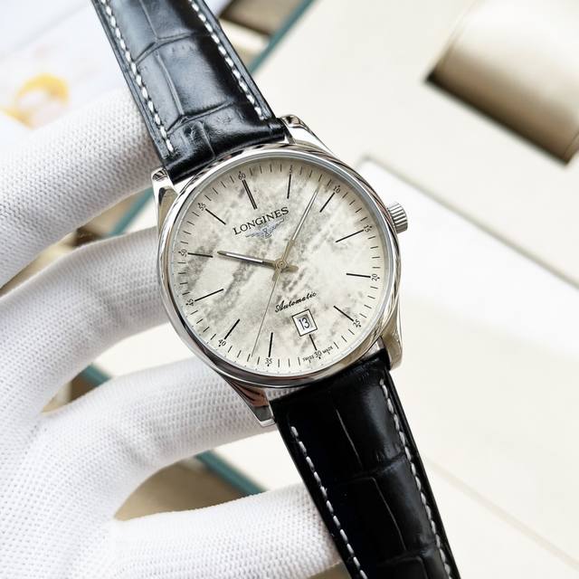 FFF-金 钢带+20，浪琴-Longines 精品男士腕表经典大三针设计，尊贵大气，绅士风范，卓越品质，热卖全城。采用全自动机械机芯，顶级316精钢表壳，矿物