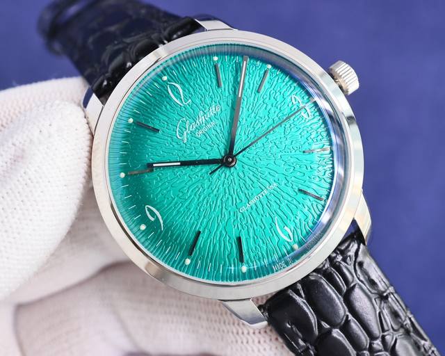 大气上档次 : 白 ，玫 TW Factory 匠心独具.格拉苏蒂60年代复古男士腕表 简单大气三针经典款式永远不会过时 表镜 ：由整块蓝宝石玻璃打磨而成的弧形