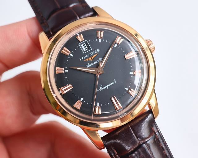 白壳 金壳 康卡斯系列经典复刻“独眼龙” “独眼龙”是浪琴于上世纪60年代推出的一款腕表，当属于康卡斯系列。采用金苍蝇刻度和金指针，最具特色的设计便是位于12点