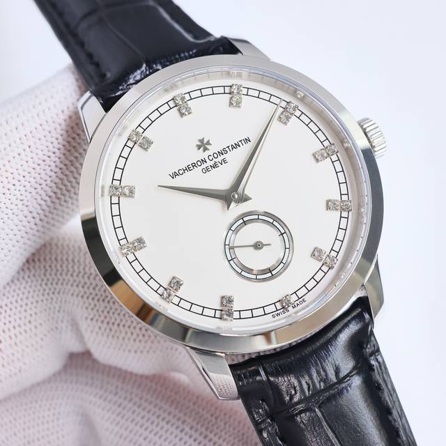 SJ出品 白壳 金壳 钻+50 江诗丹顿 VC 传袭系列男士腕表MO1 1 该表搭载4400as 全自动机械 走时精准 动力储备40小时 防水深度30米 2 镶