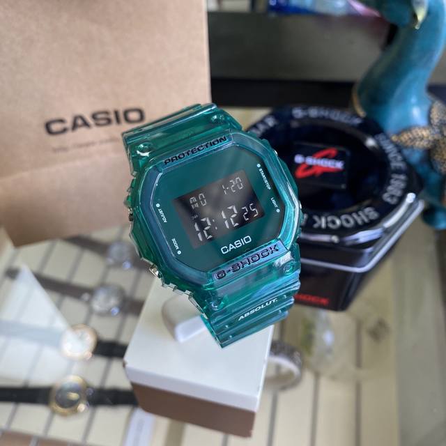 新款出货卡西欧G-SHOCK DW_5600SK-1PRS G-SHOCK冰韧系列 坚韧出型手表运动男手表数字显示潮流防水电子表G-5600基本功能：防水：20