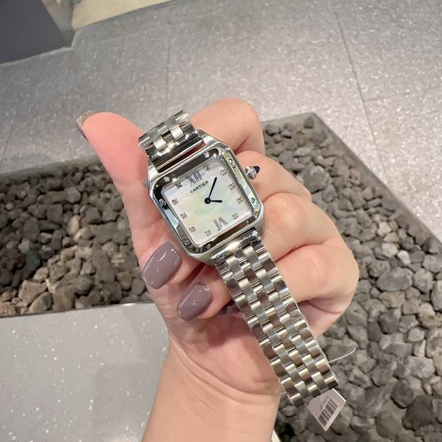 FFF金 钻30#瑞士机芯 Santos-Dumont卡地亚山度士超薄杜蒙系列腕表，知性女士腕表，316L精钢表壳，蓝色尖晶石圆珠把头，阳光射线纹饰磨砂效果，经