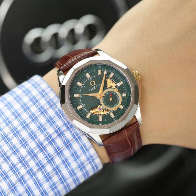 皮带470实价 独家首发 高清实拍 优质产品 沉稳有型 魅力不凡 简约热卖新款 品牌 ：欧米茄最新设计三针双历新品 类型 ：最新欧米茄，男装新款 表带 ：316