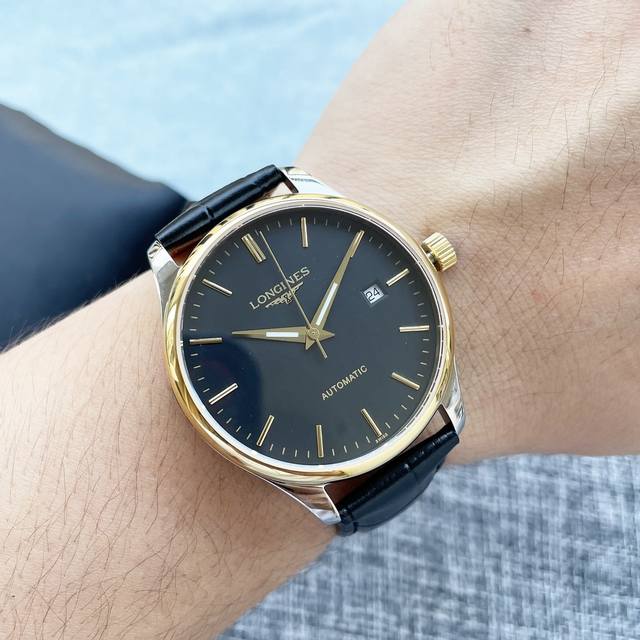 白壳 金壳 钢带20三针精品 最新 ：浪琴 名匠系列 类型 ：精品男士腕表 表带 ：真牛皮表带 316精钢表带 舒适耐用 机芯 ：高端全自动机械机芯 镜面 ：蓝