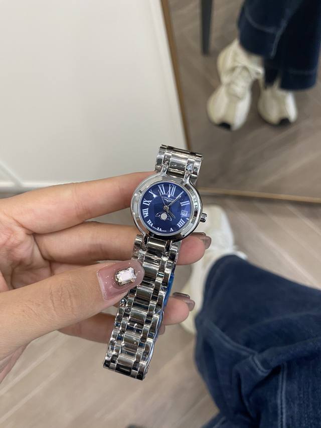 浪琴心月月相系列，最新款出货 以色彩点亮夏日。