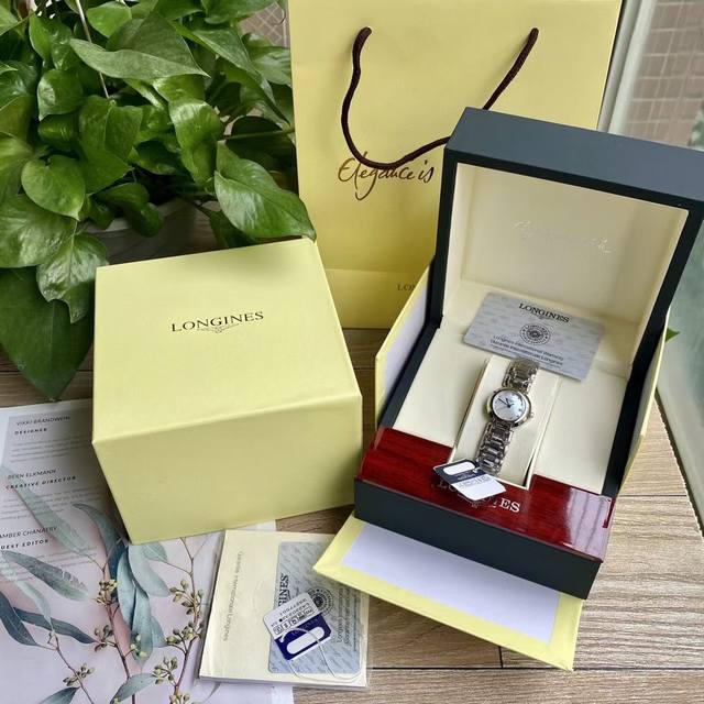 三码合一26.5Mm 浪琴longine心月系列手表，女士超美气质范，时尚石英腕表，适合各种场合。大气场从心月系列开始～2个款式，罗马数字款和带钻款，完美品相质