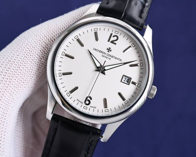 白壳 金壳 江诗丹顿最新款 男士 传袭系列版本升级版本腕表，每一个产品都是以男神标准打造的总能让你惊喜收获魅力加分，奢华时尚丝毫不减以往简雅大方！商务优选！你值