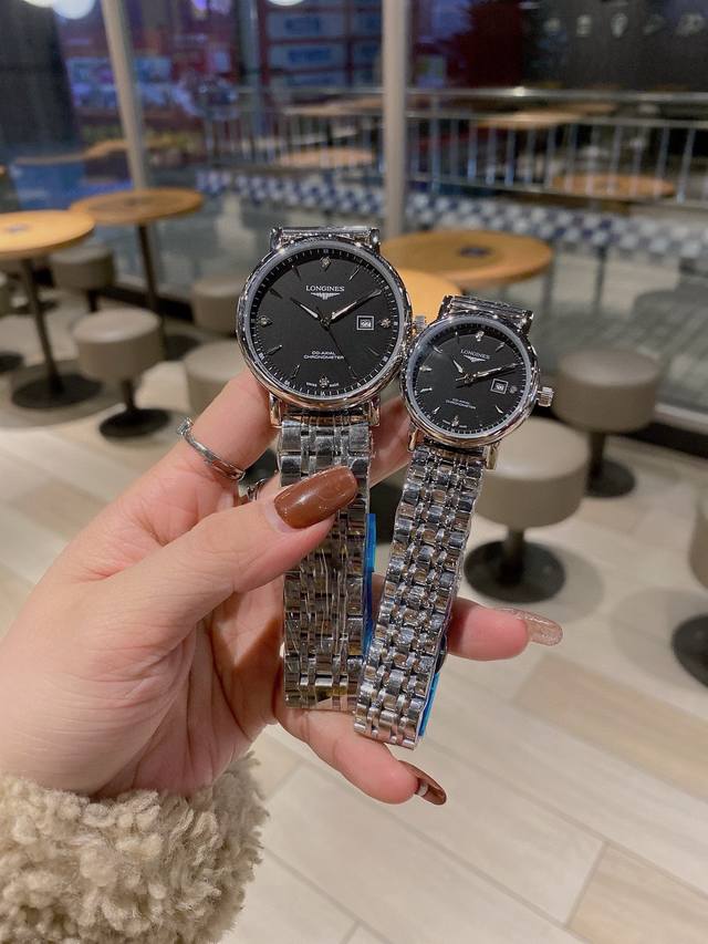 白壳： 金壳： 钢带20 浪琴 情侣腕表 原装进口石英机芯 矿物质玻璃镜面 316L精钢表壳 直径男40Mm女30Mm 厚8Mm如果今天的阳光停止了它耀眼的光芒