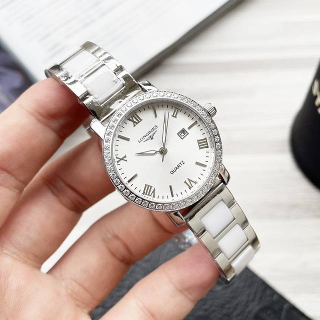 白壳： 金壳： 钢带20 陶瓷30，钻30 浪琴 女士腕表 原装进口石英机芯 矿物质玻璃镜面 316精钢表壳 女30Mm 厚8Mm如果今天的阳光停止了它耀眼的光