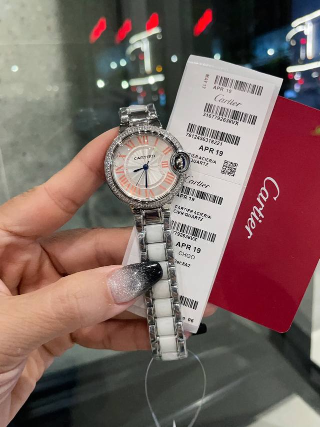 光圈 钻圈 玫瑰金20 #鱼眼玻璃 33Cm 瑞机 匠心之作卡地亚蓝气球，精致33Mm石英腕表，传统三针设计 星空运转 时间流淌 特殊工艺镶钻，个性 完美 搭配