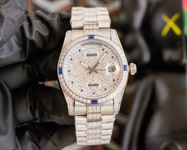 新品 劳力士顶级玩物毒货，不喜欢撞款街表水鬼的你，他绝对是你的知音。用劳力士最经典的潜航系列水鬼作为原型，经过圈口的二次改装，然后镶嵌顶级天然皓石，大闪亮，难度