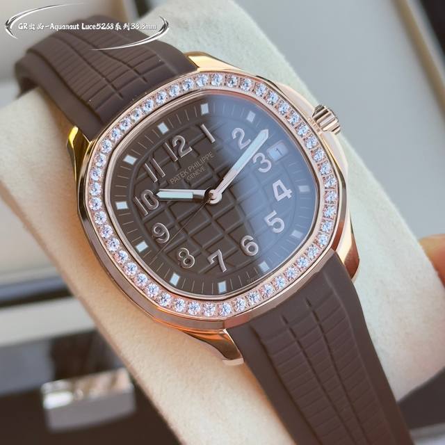 白壳 金壳 Gr百达翡丽Aquanaut Luce5268系列,意大利语“光”，经过重新演绎的现代休闲时尚风格的造型，采用抛光和拉砂Cnc雕刻的圆形八角形美感表