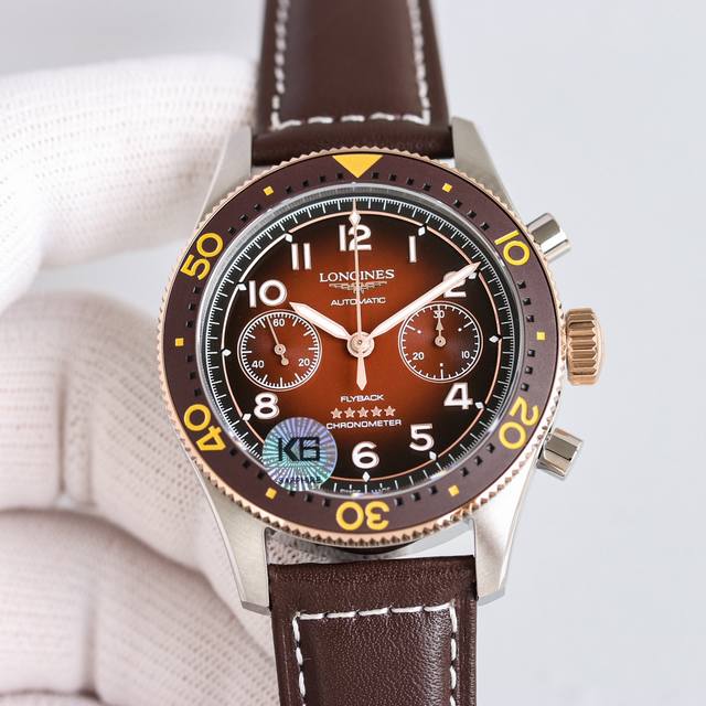 皮带 钢带 ［新款首发］：浪琴表先行者推出全“新字面”飞返计时腕表！ 1直径42毫米，双向旋转 搭配绿色、咖啡色，黑色和蓝色陶瓷哑光礳吵圈口，阿拉伯数字夜光隔着