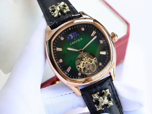 卡地亚-Cartier 方型男士腕表 顶级版316L精钢表壳，表带采用进口小牛皮表带，搭载全自动进口机械机芯，矿物质防刮镜面玻璃，尺寸：直径44Mm厚12Mm