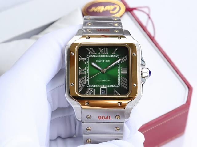 批价： 金+20卡地亚-Cartier 山度士系列 壳套采用316L精钢 表带：皮带 胶带可选 进口“锥形”高硬度水晶镜耐 全自动机械机芯 精益求精 欢迎品鉴