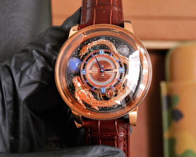 玫壳+50龙面+50 Jacob&Co-捷克豹 新品上市精钢制造拥有45Mm尺寸 特别受到美国黑人Hiphop艺人的钟爱 不少明星潮人是其忠实拥趸 ，撞色搭配