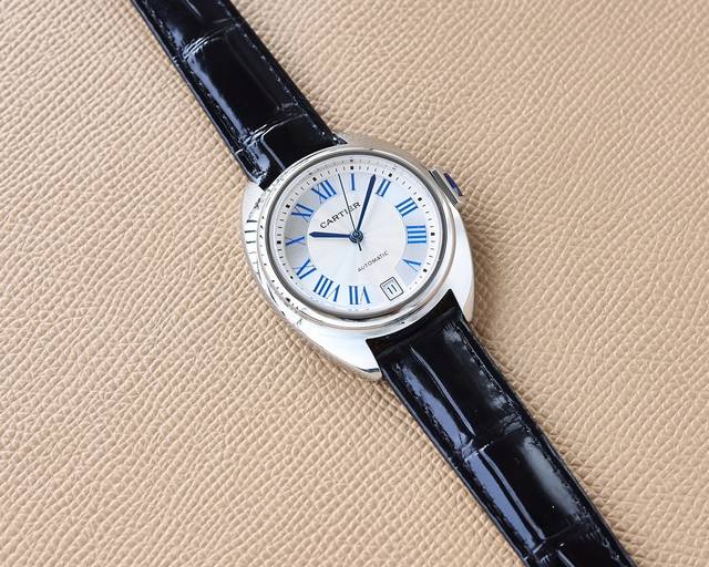 玫+50 钻+50 钢带+50。卡地亚钥匙系列 女款31Mm、35Mm，钥匙腕表保留了卡地亚的经典设计：阿拉伯数字时标和剑形蓝钢指针，形似钥匙的表冠顶端镶嵌一颗