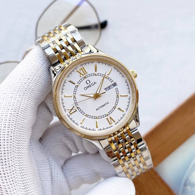 男人挚爱 三针腕表 最新 ：欧米茄最佳设计独家首发 类型 ：精品男士腕表 表带 ：真牛皮 316精钢表带 机芯 ：西铁城8215机械机芯 镜面 ：蓝宝石玻璃 更