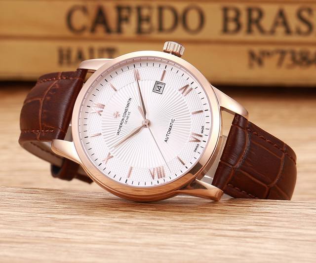 金+20新款江诗丹顿传承系列，经典三针机械腕表，搭载白雕花2813机芯，矿物质耐磨玻璃镜面，搭载西铁西8215机芯，进口蓝宝石玻璃镜面，尺寸40*10Xlm出品