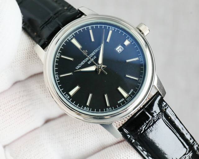 白壳 金壳+50 江诗丹顿最新款 男士 纵横四海系列升级版本腕表Xt8 ，每一个产品都是以男神标准打造的总能让你惊喜收获魅力加分，奢华时尚丝毫不减以往简雅大方！