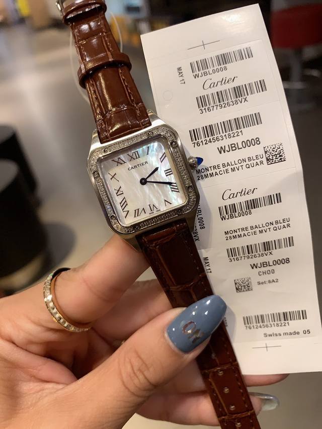 金+20钻+20 升级版品质 Santos-Dumont卡地亚山度士超薄杜蒙系列腕表，知性女士腕表，316L精钢表壳，蓝色尖晶石圆珠把头，阳光射线纹饰磨砂效果，