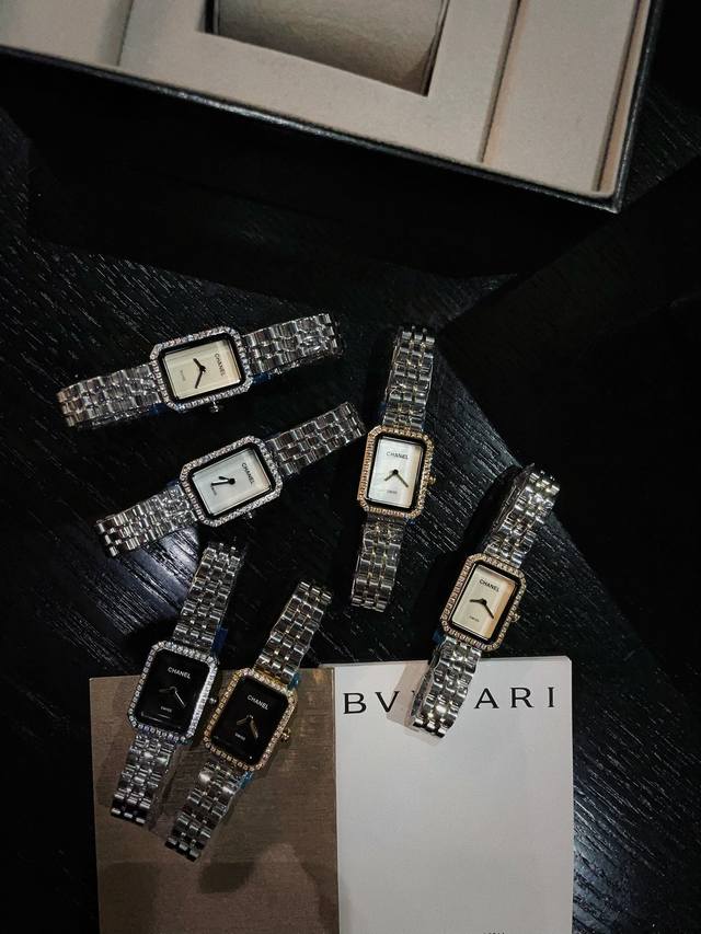 光圈 钻圈 钻面30 香奈儿女士中古方糖系列，石英腕表 星空钻面运转 时间流淌 特殊工艺切割钻石 镶嵌圈口表面 个性 完美 搭载原进口石英机芯 走时精准 蝴蝶按