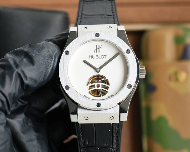 白壳 玫黑 恒宝 Hublot 玻璃 45Mm*13Mm 头层牛皮表带 原装扣 全自动机械机芯 浓浓的金属酷感 始终带给你视觉上的冲击