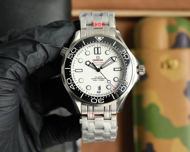 欧米茄 Omega 40Mm*11Mm 全自动机芯 镀膜玻璃 你的所有注目与聆听 欧米茄与您一同期待！