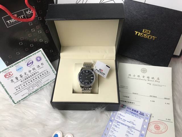 品牌：天梭-Tissot力洛克系列 类型：男士腕表 壳套：顶级版316精钢L 表带：进口小牛皮表带316L精钢表带 机芯：顶级自动机械 镜面：矿物质防刮镜面玻璃