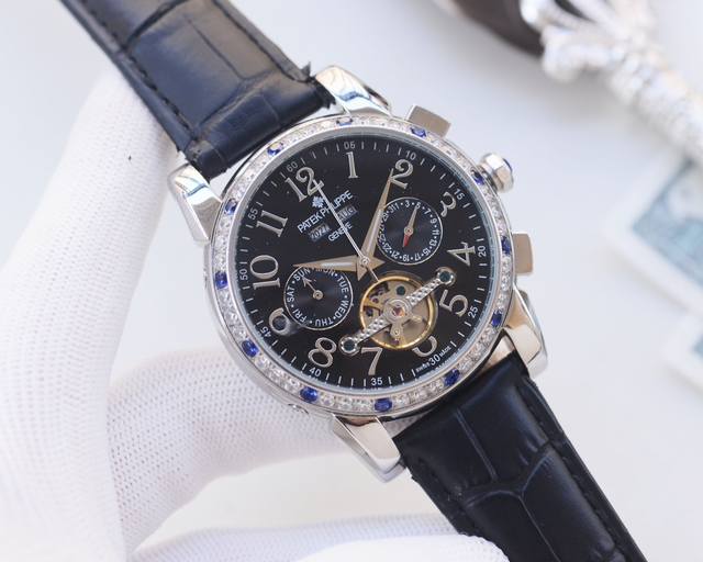 品牌：百达翡丽-Patek Philippe 类型：男士腕表 壳套：顶级版316精钢L 表带：进口小牛皮表带 机芯：全自动进口机械机芯 镜面：矿物质防刮镜面玻璃