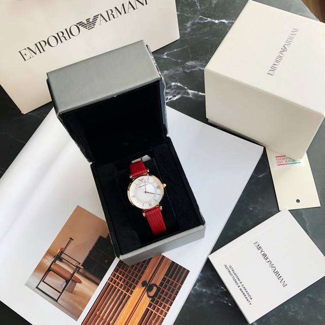 阿玛尼Emporio Armani手表女士满天星欧美表时尚百搭钢带石英腕表 阿玛尼Ar11322 ，小巧园润的罗马表盘，镶嵌奥地利水晶尽显女性优雅魅力，简单表身