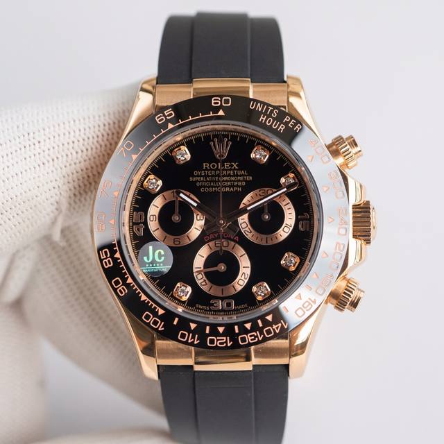 顶级版本宇宙计型迪通拿1 8腕表！ 原版一比一开模，直径40毫采用7750机芯，这是一款稳定计时功能机芯，并且达到厚度与原装一致，完成完美的顶级复刻！！ 另外外