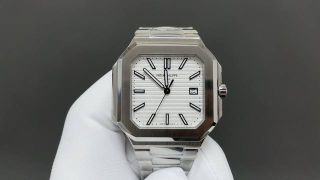 Tw Factory百达翡丽重磅推出新系列Cubitus 5821腕表 这款Cubitus手链及表盘，既经典又时尚，优雅与高级感完美平衡。 亮点特色：1机芯:搭