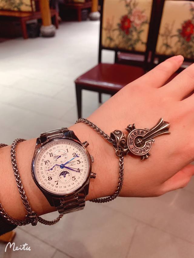 厚积薄发浪琴名匠系列八针月相40Mm耗时一年 力求精益求精完美原版 极致最求每一个细节都完美呈现原装质感 功能与正品一致 月相印刷秒杀市场一切版本 解决这一款产