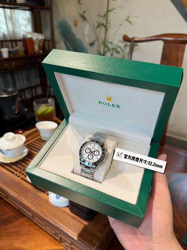 N+版本，劳力士迪通拿最新版厚度12.2Mm到货 C厂开模一比一完美复刻！！！ 迪通拿尺寸:40Mm×12.2Mm老12.4Mm 功能:时、分、秒、计时显示 机