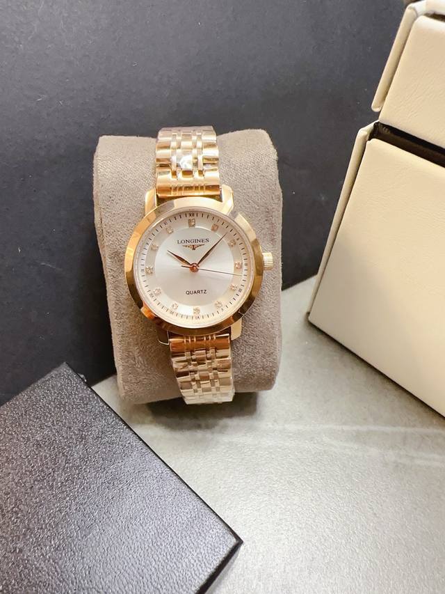 白 枚 陶瓷+20 Omega欧米茄时尚女士石英腕表，女神范十足的一款手表，超强时尚设计理念，进口石英机芯，顶级镀膜玻璃镜面，多颜色进口小牛皮搭配原装针扣，尺寸