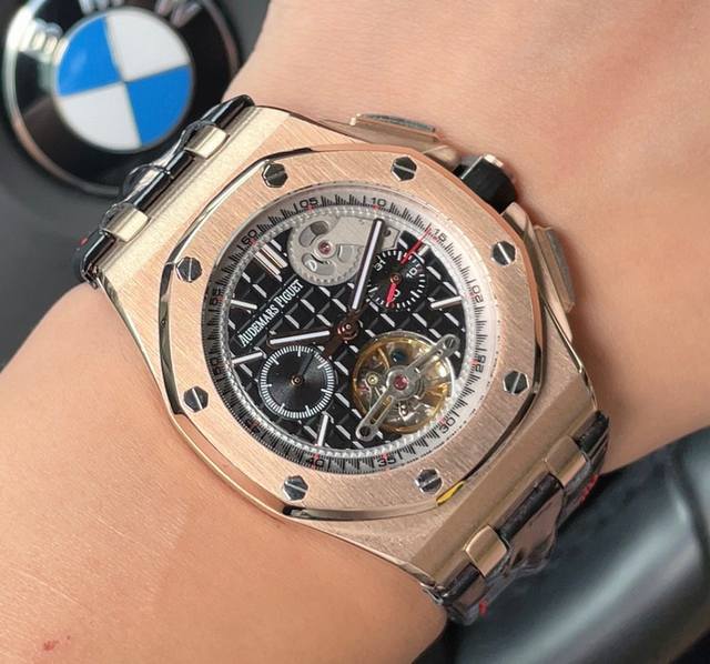 爱彼 Ap 皇家橡树系列 镀膜玻璃 尺寸45Mm*14Mm 防水胶带配Ap字样原装针扣 搭载自动机械机芯 超强夜光 八角拉砂钢壳配网格面 冷酷 霸气 不一样的硬