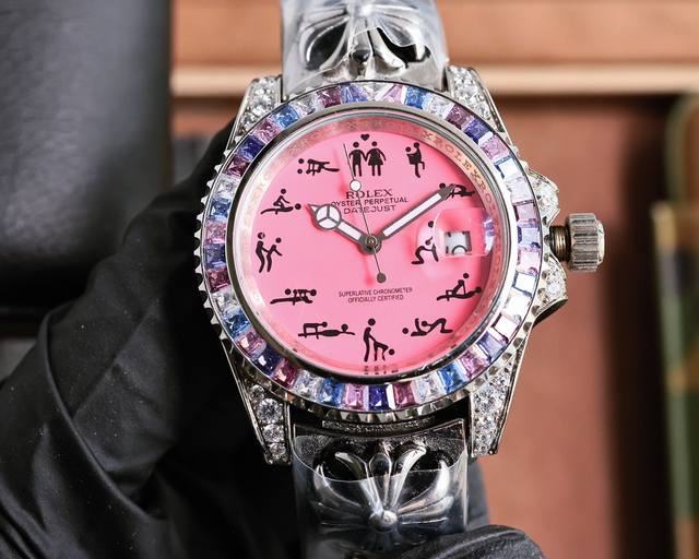 新品 劳力士Rolex“春宫表”17世纪末，为满足贵族对奢华艺术的追求，欧洲制表师们特将春宫图案绘制在钟表之上，于是华丽的“春宫表”从此诞生劳力士顶级玩物毒货，
