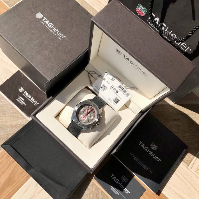 Original Tagheuer 泰格豪雅F1系列石英男士腕表 原单货！六针计时带日历！瑞士原装机芯！精钢表壳，蓝宝石玻璃！专柜售价一万多！～43Mm表径！配