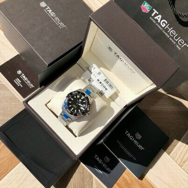 硬货，Original Tagheuer,泰格豪雅竞潜系列机械表，专柜2W。 大号~43Mm表径，蓝宝石镜面，超强夜光指针，原装瑞士机芯，支持拆机验货，硬汉风格