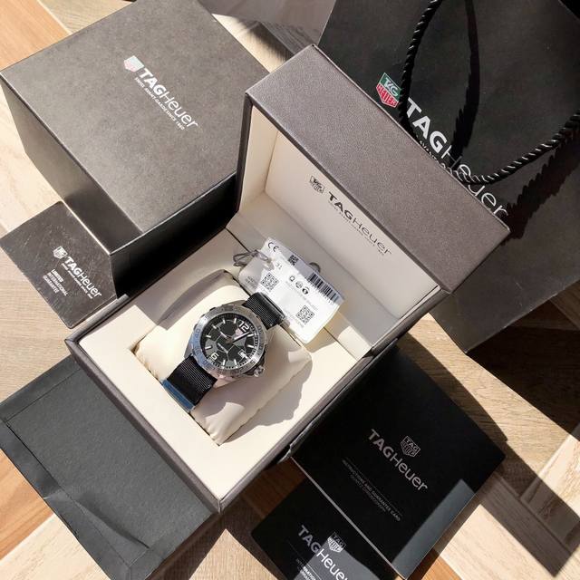 新款泰格豪雅颜高值新上线，硬货。Original Tagheuer,泰豪格雅F1系列 石英表，专柜1万+。蓝宝镜石面，超夜强光指针，原机装芯，支拆持机验货，～4