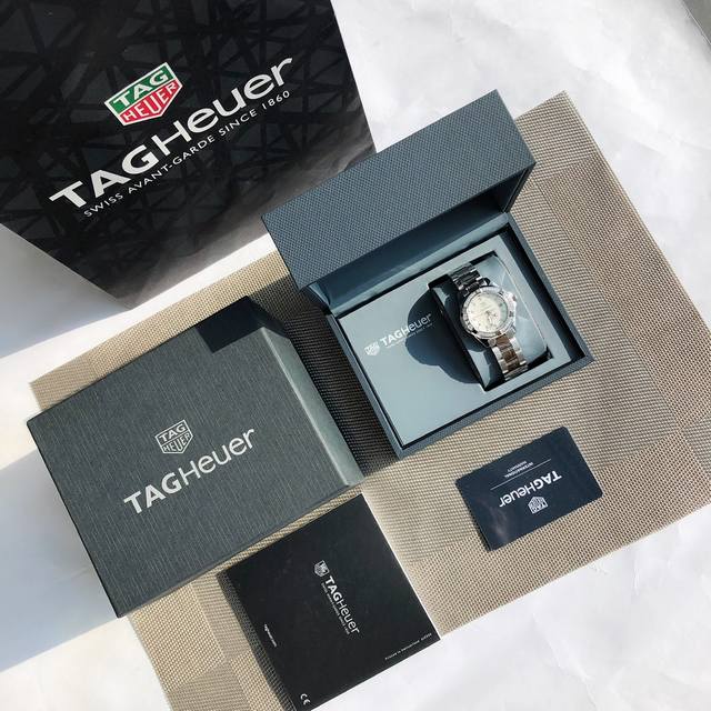 新款泰格豪雅女表，很赞！今夏最爆女装表，新款硬货，独家首发！Original Tagheuer,泰格豪雅竞潜系列女士石英表，原装材质表带表壳，温润细腻，清新淡雅